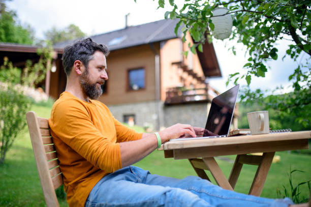 10 Tips for Working Remotely and Maintaining a Healthy Lifestyle