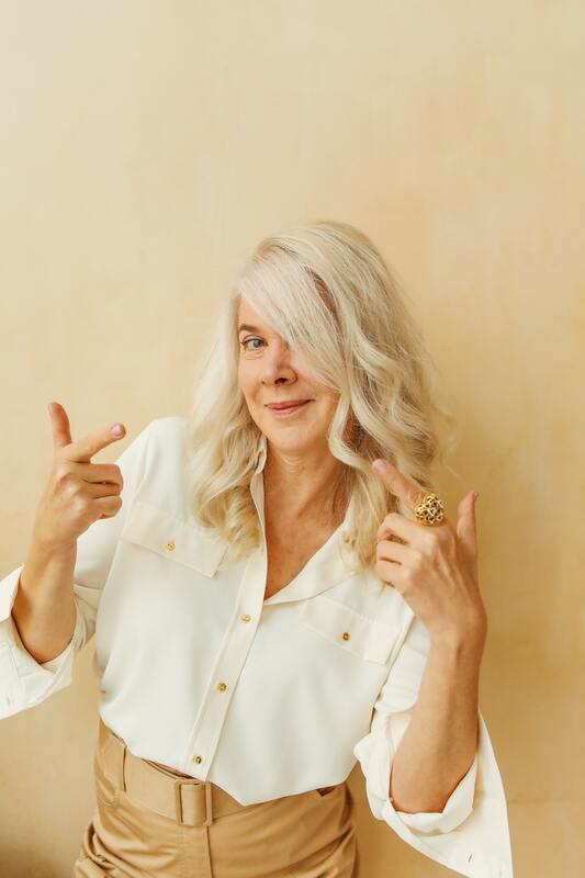 How to Look Fabulous Over 50: Tips for Aging Gracefully